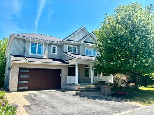 594 Overland Dr, Stittsville, ON, K2S0T1 | Card Image
