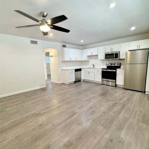 204-5010 San Jacinto St, Dallas, TX, 75206-7758 | Card Image