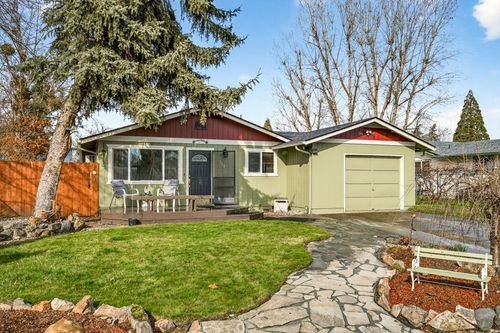 318 S Buchanan Avenue, Eagle Point, OR, 97524 | Card Image