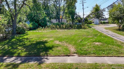 18 E Princeton Ave, Pontiac, MI, 48340-1949 | Card Image