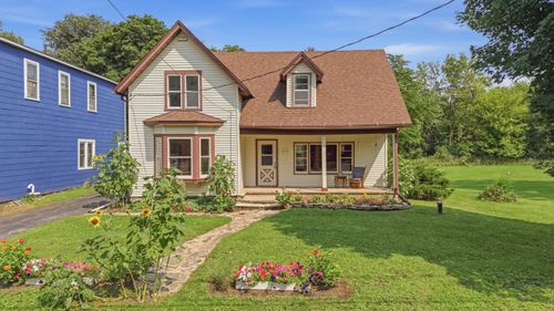 W379N8324 Mill St, Oconomowoc, WI, 53066-8915 | Card Image