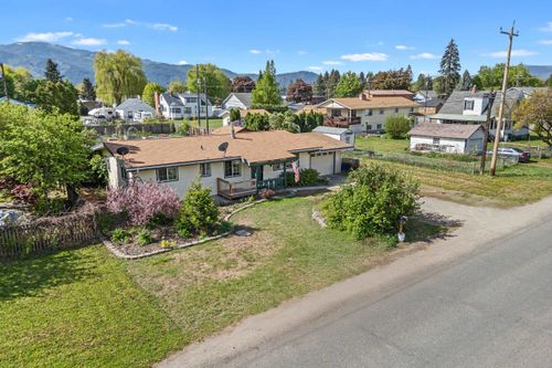 150 E 9th Ave, Kettle Falls, WA, 99141-8869 | Card Image