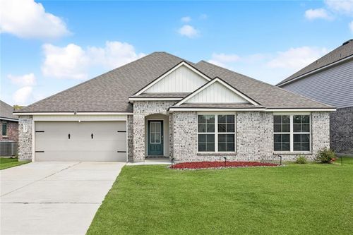 16761 Highland Heights Dr, Covington, LA, 70435-5653 | Card Image