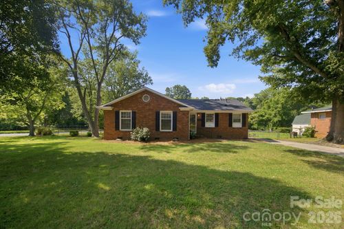 1401 Grovewood Dr, Charlotte, NC, 28208-1625 | Card Image