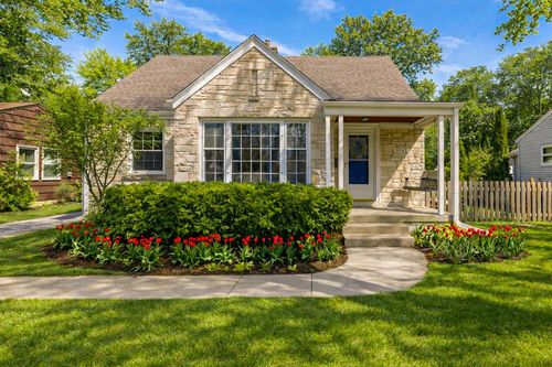 6142 N Apple Blossom Lane, GLENDALE, WI, 53217 | Card Image