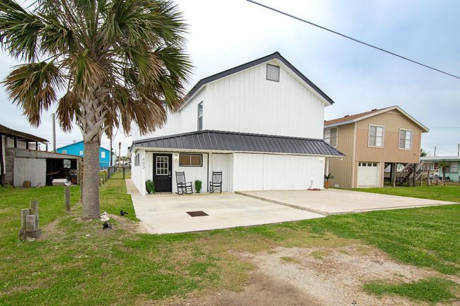 403 Olive St, House other with 3 bedrooms, 3 bathrooms and null parking in Port O Connor TX | Image 5