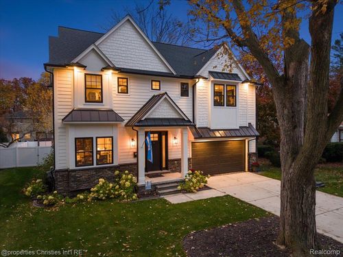 3233 Warick Rd, Royal Oak, MI, 48073-6913 | Card Image