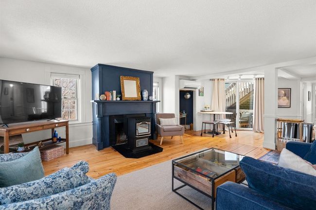 APT-5 - 13 Grove St, Condo with 3 bedrooms, 2 bathrooms and null parking in Kennebunk ME | Image 4