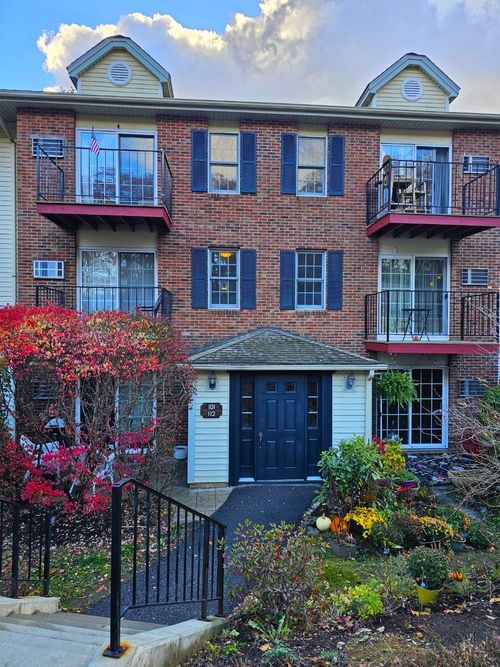 unit-104-130 Endicott St N, Laconia, NH, 03246-1730 | Card Image