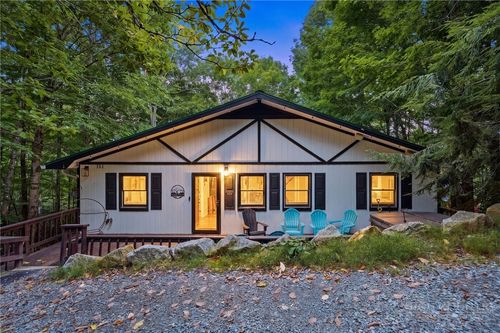 151 Pond Creek Rd, Beech Mountain, NC, 28604-8164 | Card Image