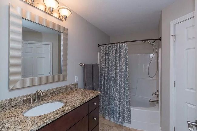 UNIT-100 - 9756 Clover Ct, Condo with 3 bedrooms, 2 bathrooms and null parking in Fishers IN | Image 11