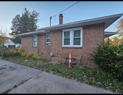 2723 Owen Street, Home with 2 bedrooms, 1 bathrooms and null parking in Saginaw MI | Image 3