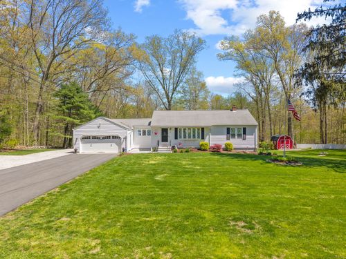8 Dean Rd, East Lyme, CT, 06333-1413 | Card Image