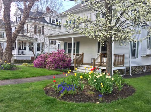 175 Middle Rd, Portsmouth, NH, 03801-4803 | Card Image