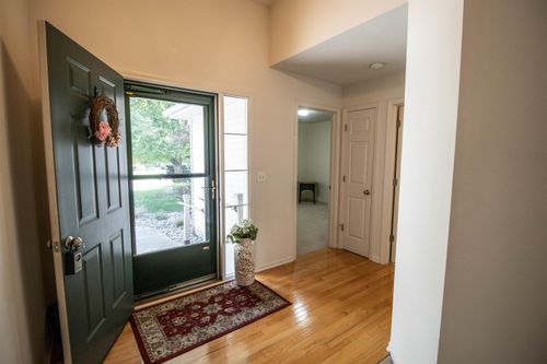 11402 Hidden Oaks Dr, Clio, MI, 48420-2905 | Card Image