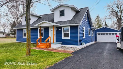 4560 Venoy Road, Zilwaukee, MI, 48604 | Card Image