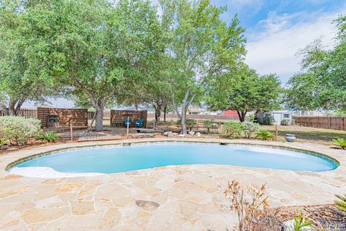 433 Bear Gdns, La Vernia, TX, 78121-9551 | Card Image