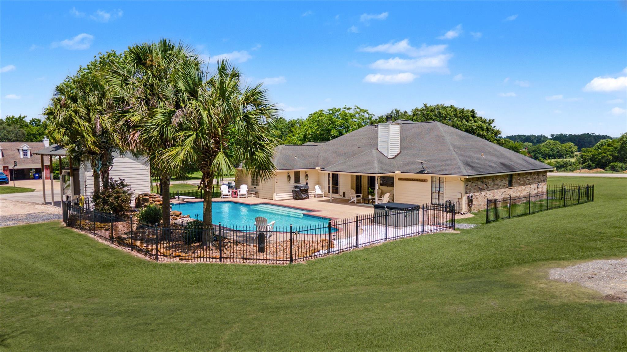 Residential in Willis 2