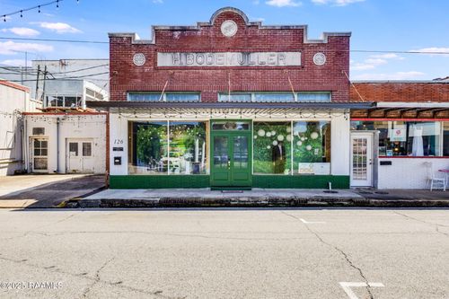 126 E Bellevue St, Opelousas, LA, 70570-5250 | Card Image