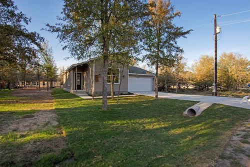 104 Kipapa Ct, Bastrop, TX, 78602-6032 | Card Image
