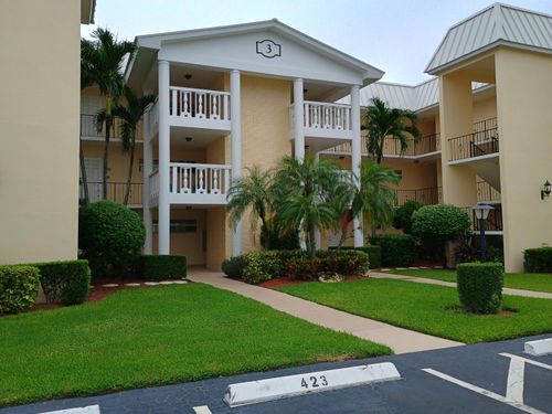 100-3 Colonial Club Dr, Boynton Beach, FL, 33435-8309 | Card Image