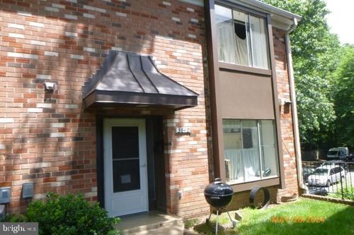 3840 Persimmon Cir, FAIRFAX, VA, 22031-4119 | Card Image