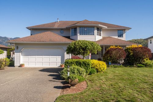 6905 Oakwood Drive, House other with 6 bedrooms, 3 bathrooms and 6 parking in Agassiz BC | Card Image