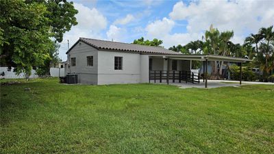 7625 Sw 18th St, House other with 3 bedrooms, 1 bathrooms and null parking in Miami FL | Image 2