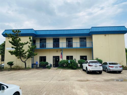 e-1039 N Interstate 35e, Carrollton, TX, 75006-3896 | Card Image