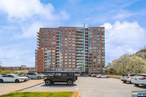 918 Hudson Park, Edgewater, NJ, 07020-1528 | Card Image