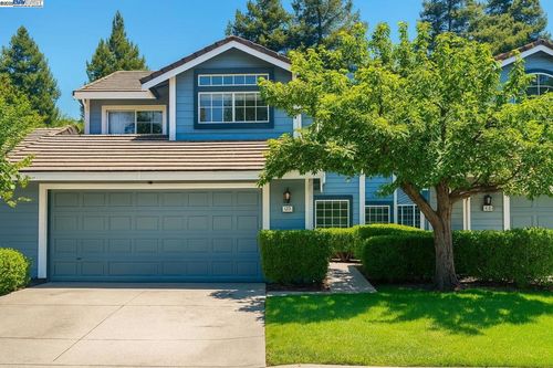 385 Kensington Cmn, Livermore, CA, 94551-4973 | Card Image