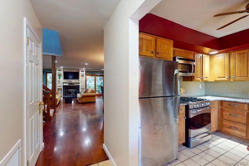 13 Butternut Ct, Highland Mills, NY, 10930-2801 | Card Image