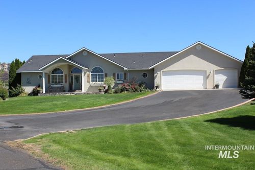 113 Clear Lake Ln, Buhl, ID, 83316-5276 | Card Image