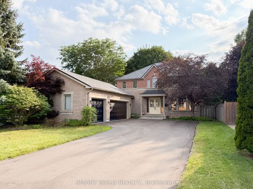 704 Foxcroft Blvd, Newmarket, ON, L3X1N2 | Card Image