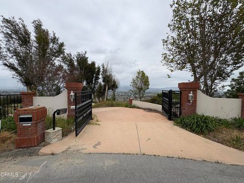690 Corriente Ct, Camarillo, CA, 93010-1607 | Card Image