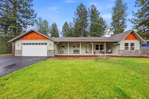 15991 Falcon Ln, La Pine, OR, 97739-9788 | Card Image