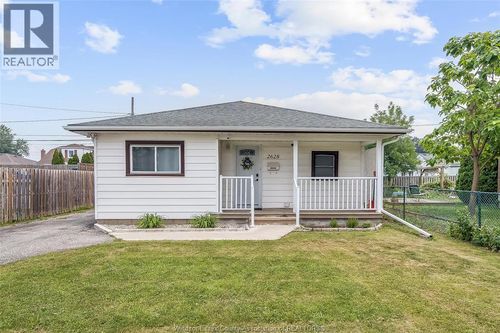 2628 Meighen Rd, Windsor, ON, N8W4C5 | Card Image