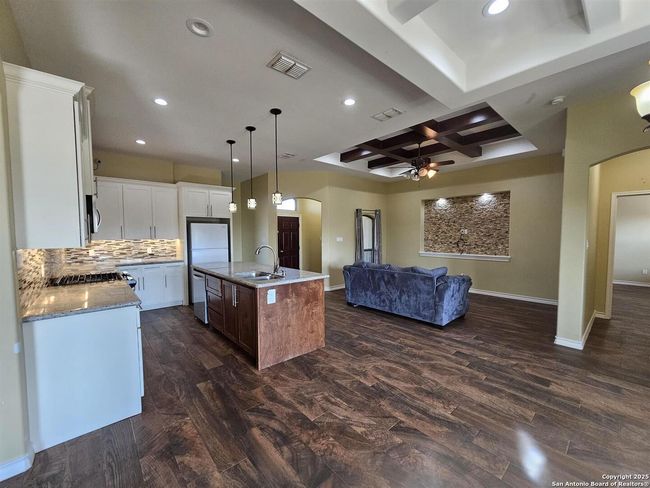 110 N Tejas Ave, House other with 3 bedrooms, 3 bathrooms and null parking in Encinal TX | Image 7