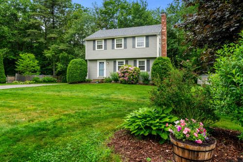 7 Thelma Dr, Exeter, NH, 03833-4021 | Card Image