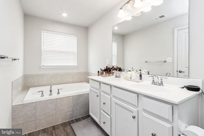 530 View Point Way, Townhouse with 4 bedrooms, 4 bathrooms and null parking in FREDERICKSBURG VA | Image 8