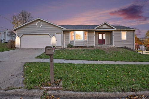 663 Macomb Ave, Walker, MI, 49534-3568 | Card Image