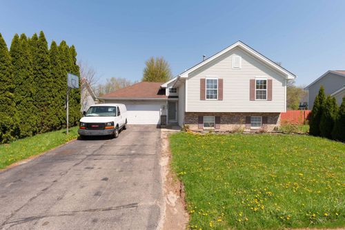 5696 Heidi Drive, Rockford, IL, 61109 | Card Image