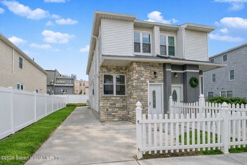 5 White St, Staten Island, NY, 10305-3034 | Card Image