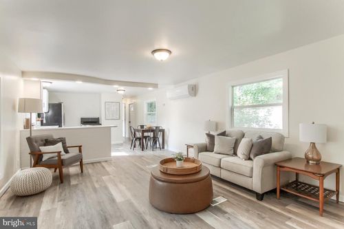 37 Creekside Ln, CARLISLE, PA, 17015-7865 | Card Image