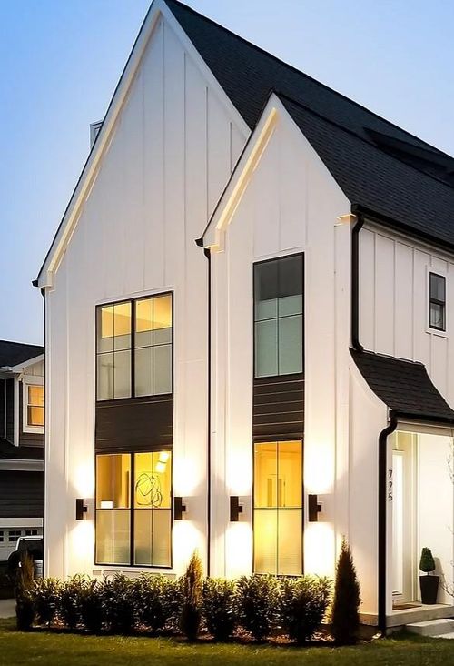 725 Park Cir, Nashville, TN, 37205-2318 | Card Image