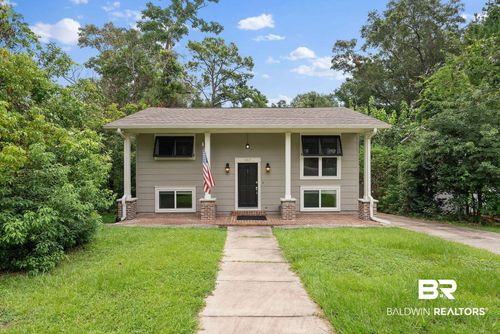 357 S School St, Fairhope, AL, 36532-1739 | Card Image