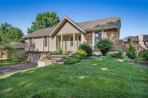 2006 Joy St, Excelsior Springs, MO, 64024-9767 | Card Image
