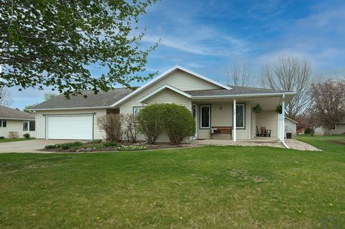 1684 2nd Ave Se, Sioux Center, IA, 51250-1114 | Card Image