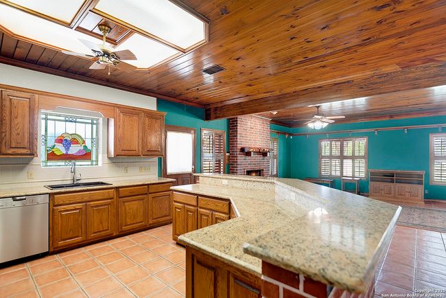 101 Ranch Rd, House other with 3 bedrooms, 3 bathrooms and null parking in Adkins TX | Image 21