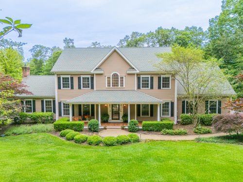 14 Daniels Hill Rd, Newtown, CT, 06470-1068 | Card Image